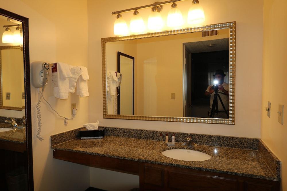 Fairbridge Inn & Suites - Akron Copley Township - West Екстериор снимка