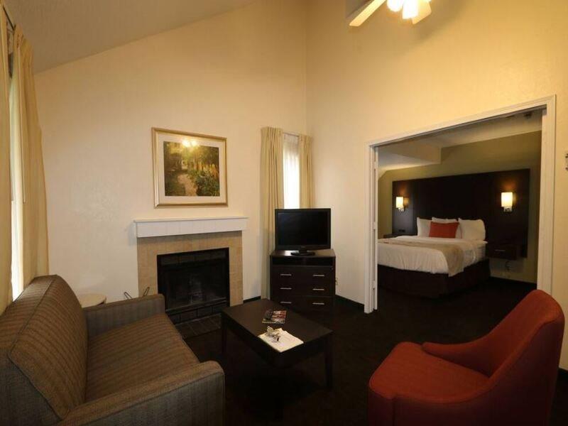 Fairbridge Inn & Suites - Akron Copley Township - West Екстериор снимка