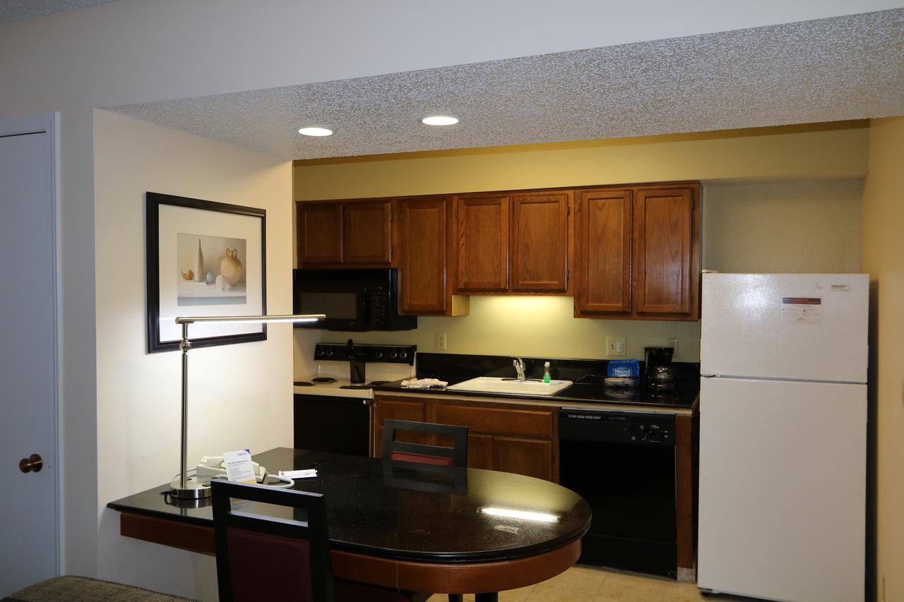 Fairbridge Inn & Suites - Akron Copley Township - West Екстериор снимка
