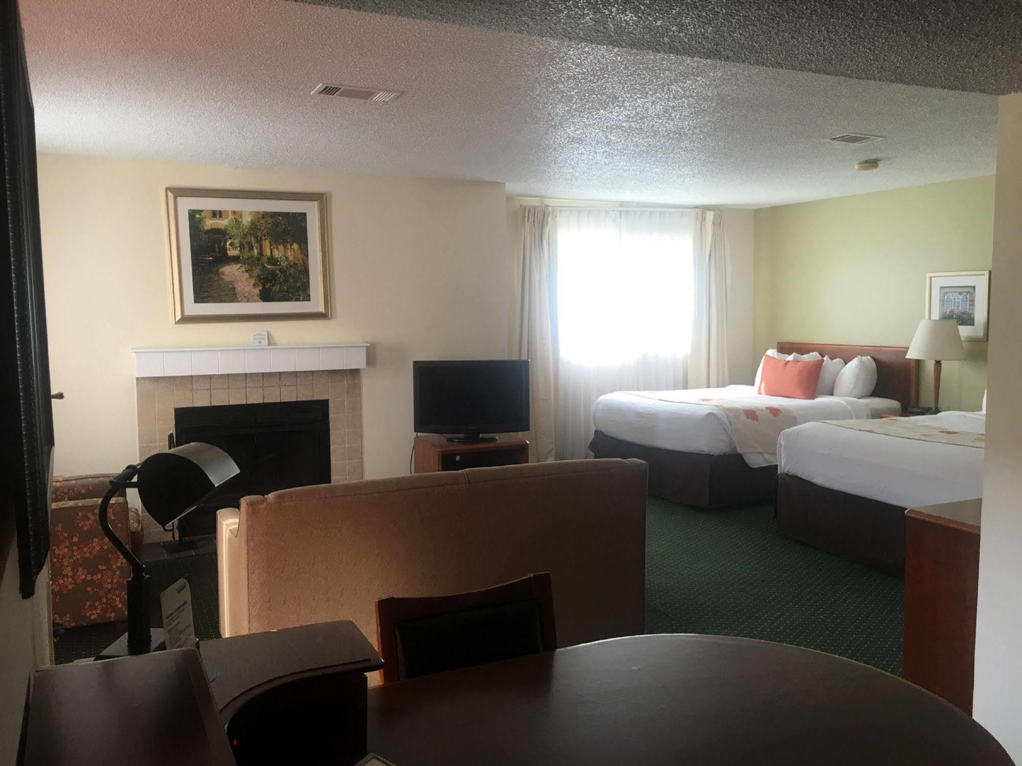 Fairbridge Inn & Suites - Akron Copley Township - West Екстериор снимка